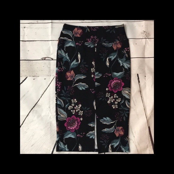 Black Floral Skirt - Picture 3 of 4